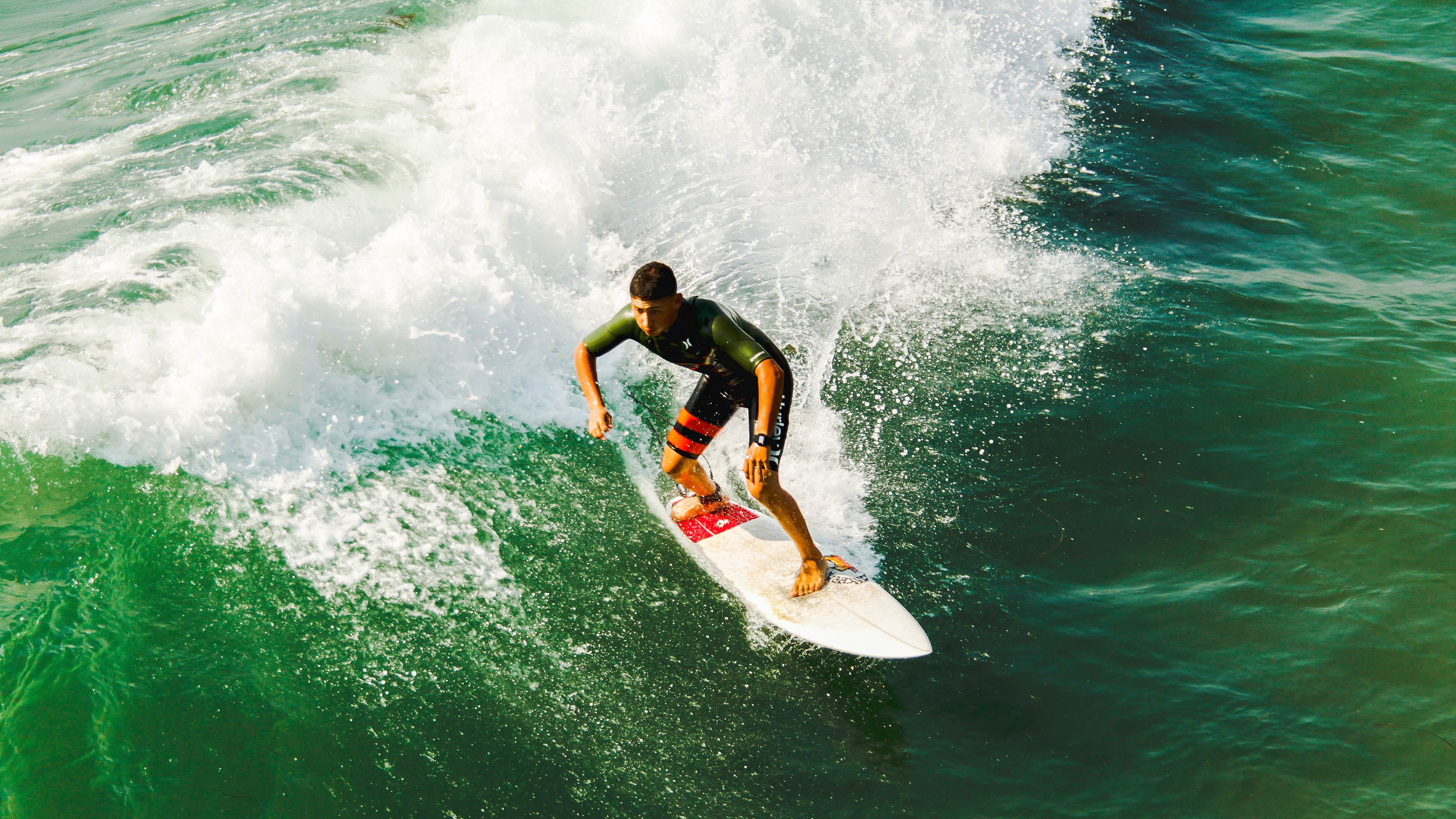 利物浦高频跑动构建立体式进攻网，利物浦walk along